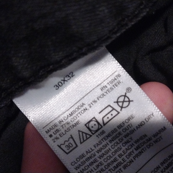 Old navy slim fit black jeans - Picture 3 of 4